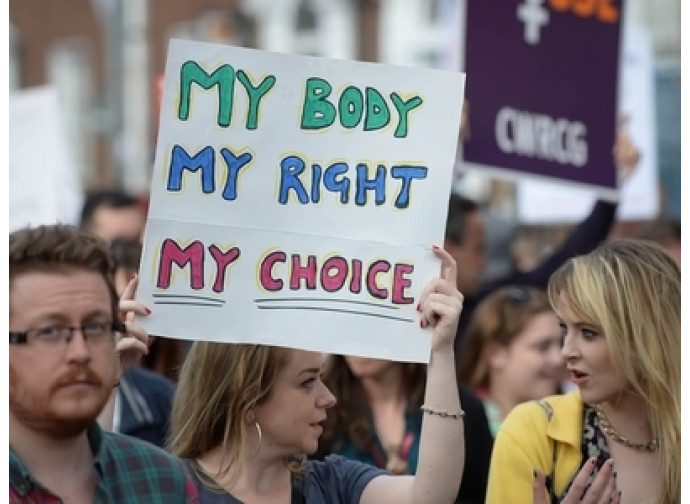 Irlanda, manifestanti pro-aborto